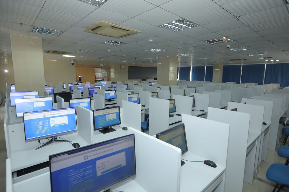 -二楼无纸化电脑考试课室（201）