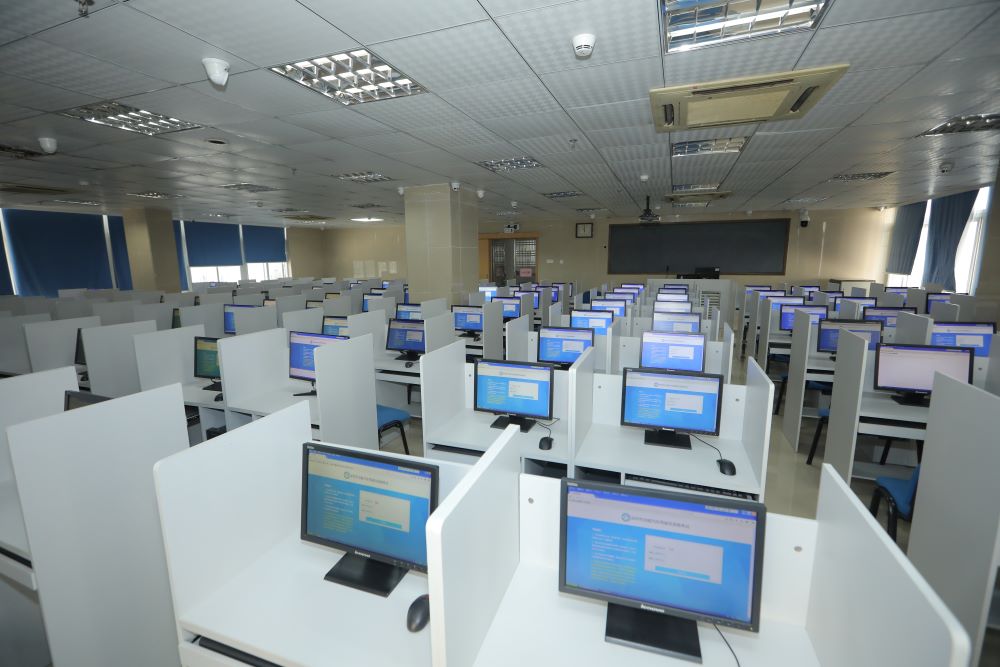 -二楼无纸化电脑考试课室（201）