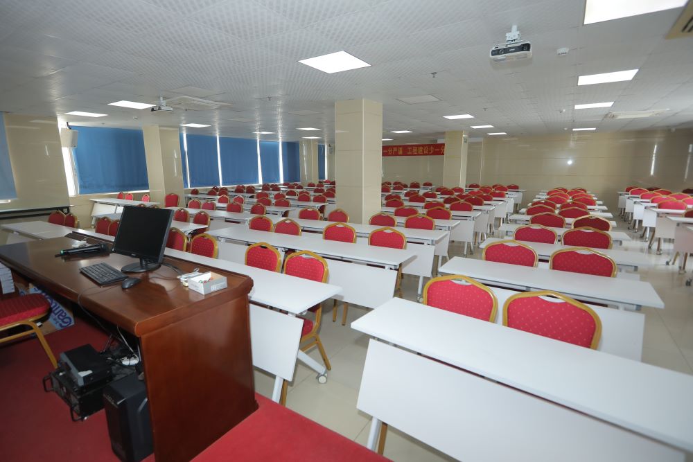 -六楼多媒体课室（606）