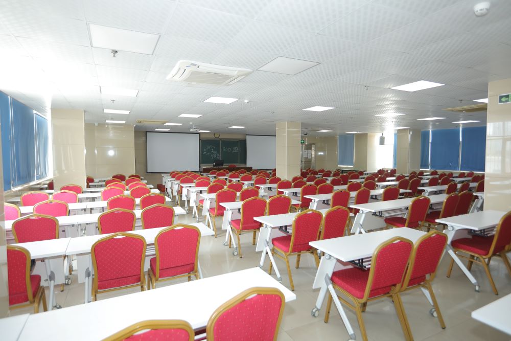 -六楼多媒体课室（606）