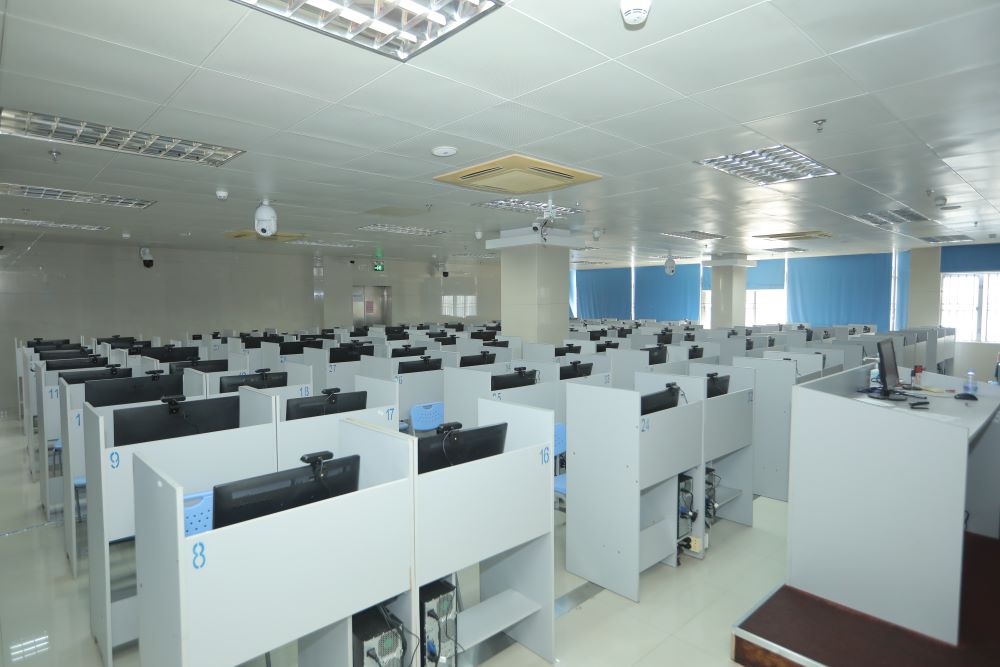 -五楼无纸化电脑考试课室（502）