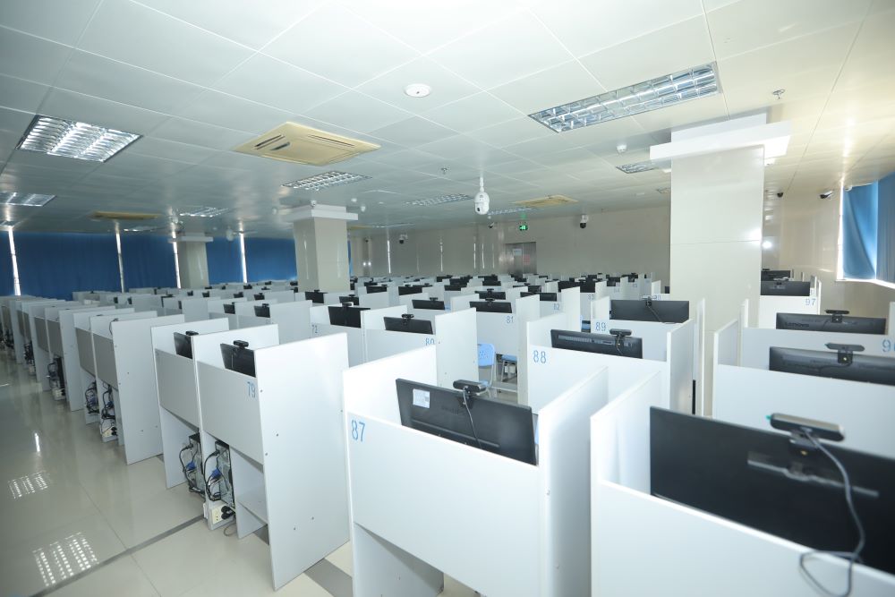 -五楼无纸化电脑考试课室（502）