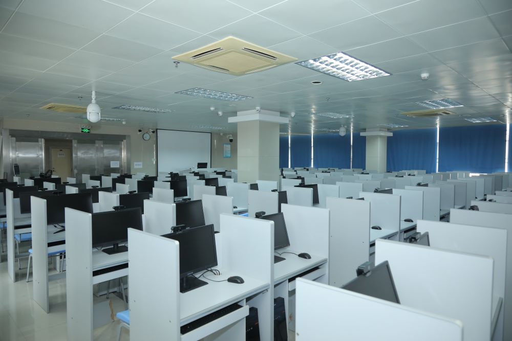 -五楼无纸化电脑考试课室（502）