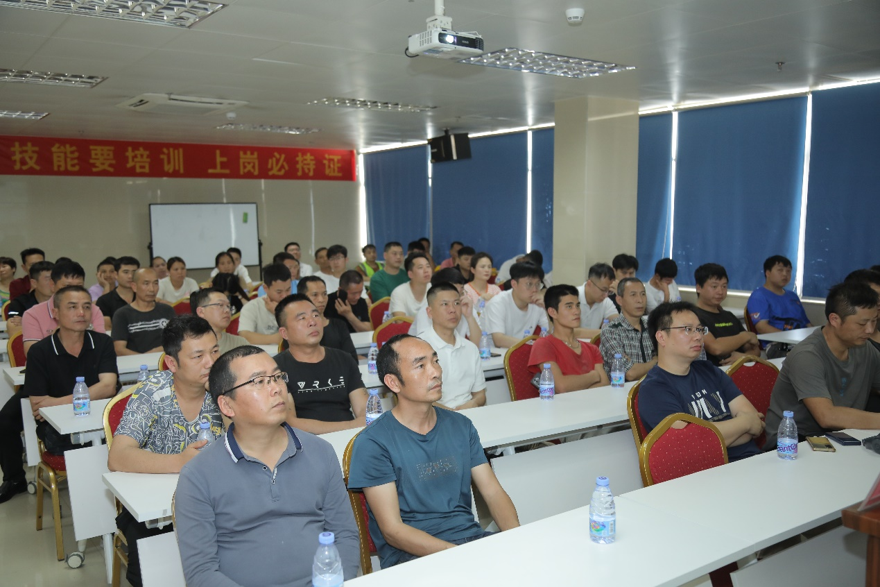 新闻资讯,搭建工程建设行业高质量发展平台|深圳市福田区建设职业技能培训基地在澳门新葡电子游戏网揭牌成立搭建工程建设行业高质量发展平台|深圳市福田区建设职业技能培训基地在澳门新葡电子游戏网揭牌成立,交培中心