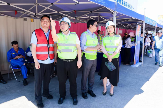 新闻资讯,钟标荣膺“工匠之星” 电动港机装卸机械司机“工匠之星”职业技能竞赛鸣金钟标荣膺“工匠之星” 电动港机装卸机械司机“工匠之星”职业技能竞赛鸣金,交培中心